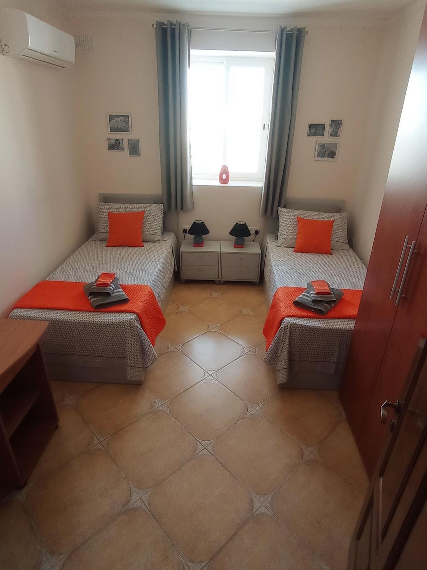 Joseph 2 Stylish Flat With Open Views, Just 4Km From The Airport Or Beach Siggiewi Exterior foto
